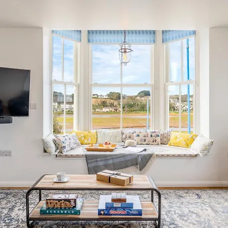 High House Retreat, Luxurious 2 Bed With Hot Tub,