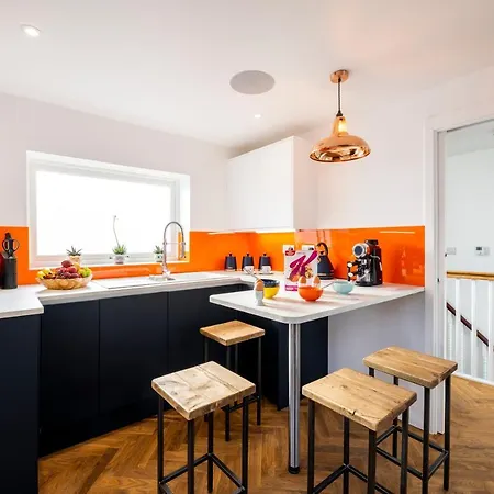 Apartment High House Retreat, Luxurious 2 Bed With Hot Tub, Hayle