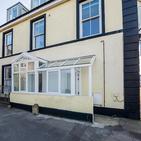 Apartment High House Retreat, Luxurious 2 Bed With Hot Tub, *