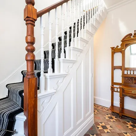 High House Retreat, Luxurious 2 Bed With Hot Tub, *