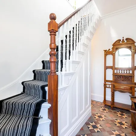 High House Retreat, Luxurious 2 Bed With Hot Tub, Apartment