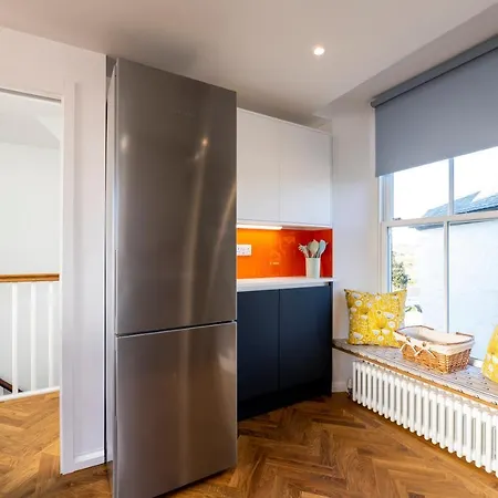 Apartment High House Retreat, Luxurious 2 Bed With Hot Tub, Hayle