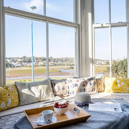 High House Retreat, Luxurious 2 Bed With Hot Tub, Apartment
