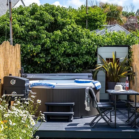 High House Retreat, Luxurious 2 Bed With Hot Tub, * Hayle